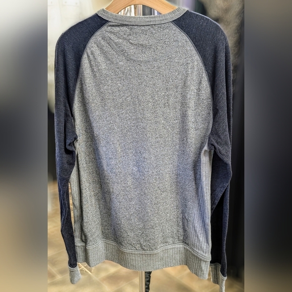 David Beckham men's body wear sweater sz LG 😁 - Picture 2 of 6